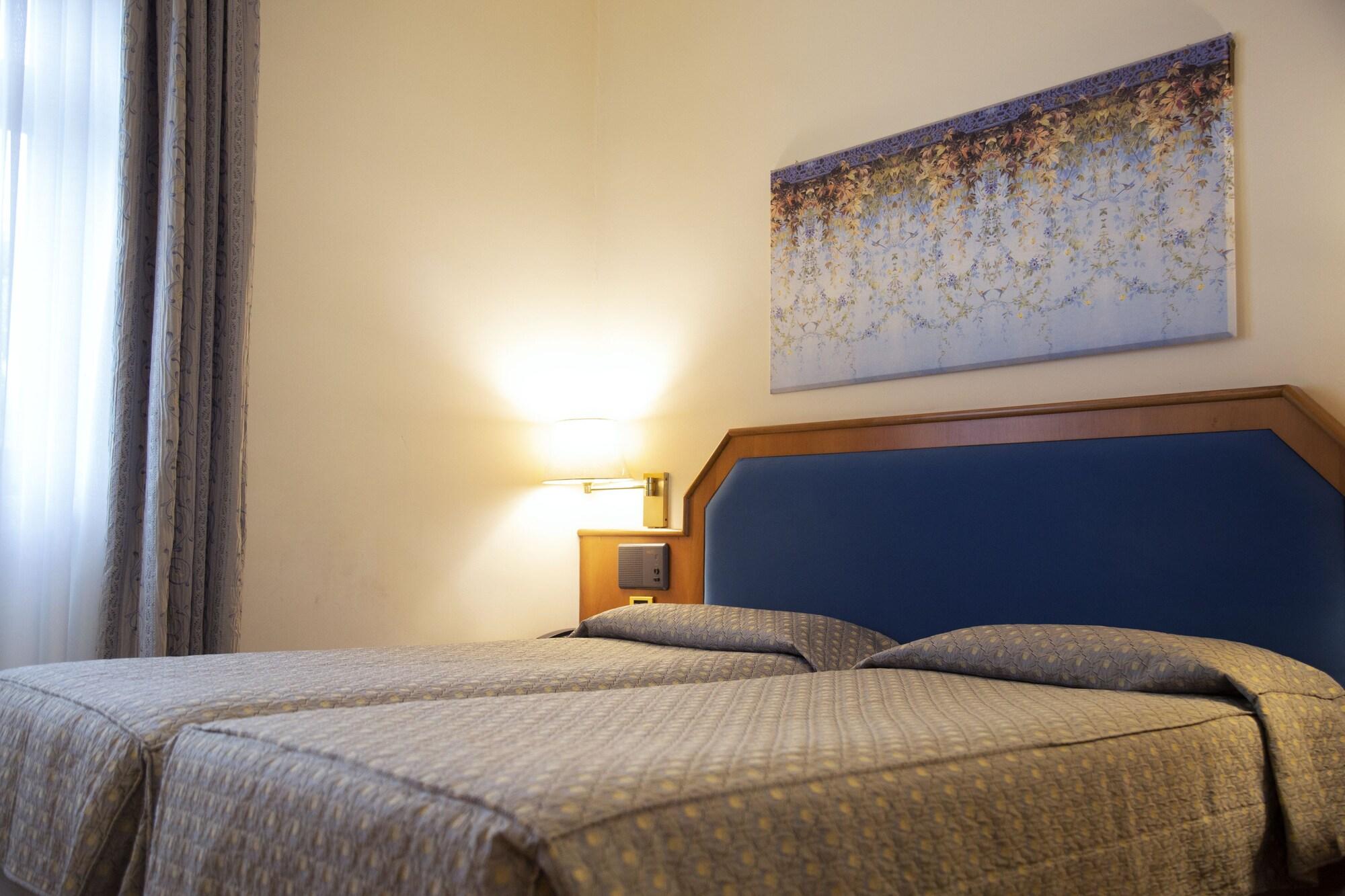 Ih Hotels Milano Eur - Trezzano Sul Naviglio Buitenkant foto
