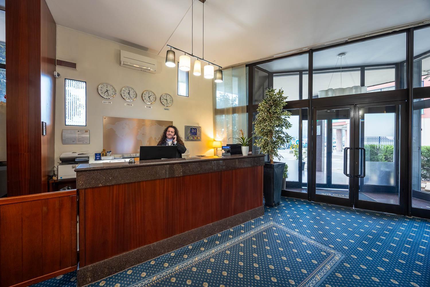 Ih Hotels Milano Eur - Trezzano Sul Naviglio Buitenkant foto
