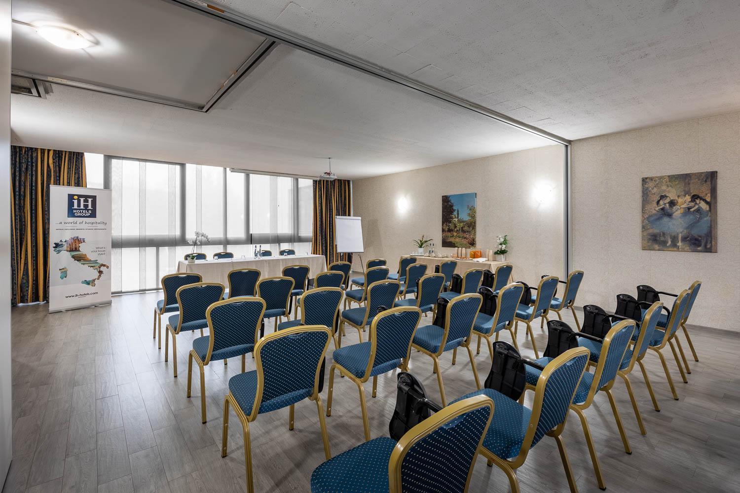 Ih Hotels Milano Eur - Trezzano Sul Naviglio Buitenkant foto